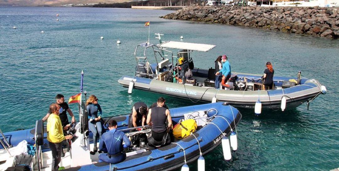 Rodaje de &quot;Bienvenidos al Edén&quot; en aguas cercanas a Puerto del Carmen.