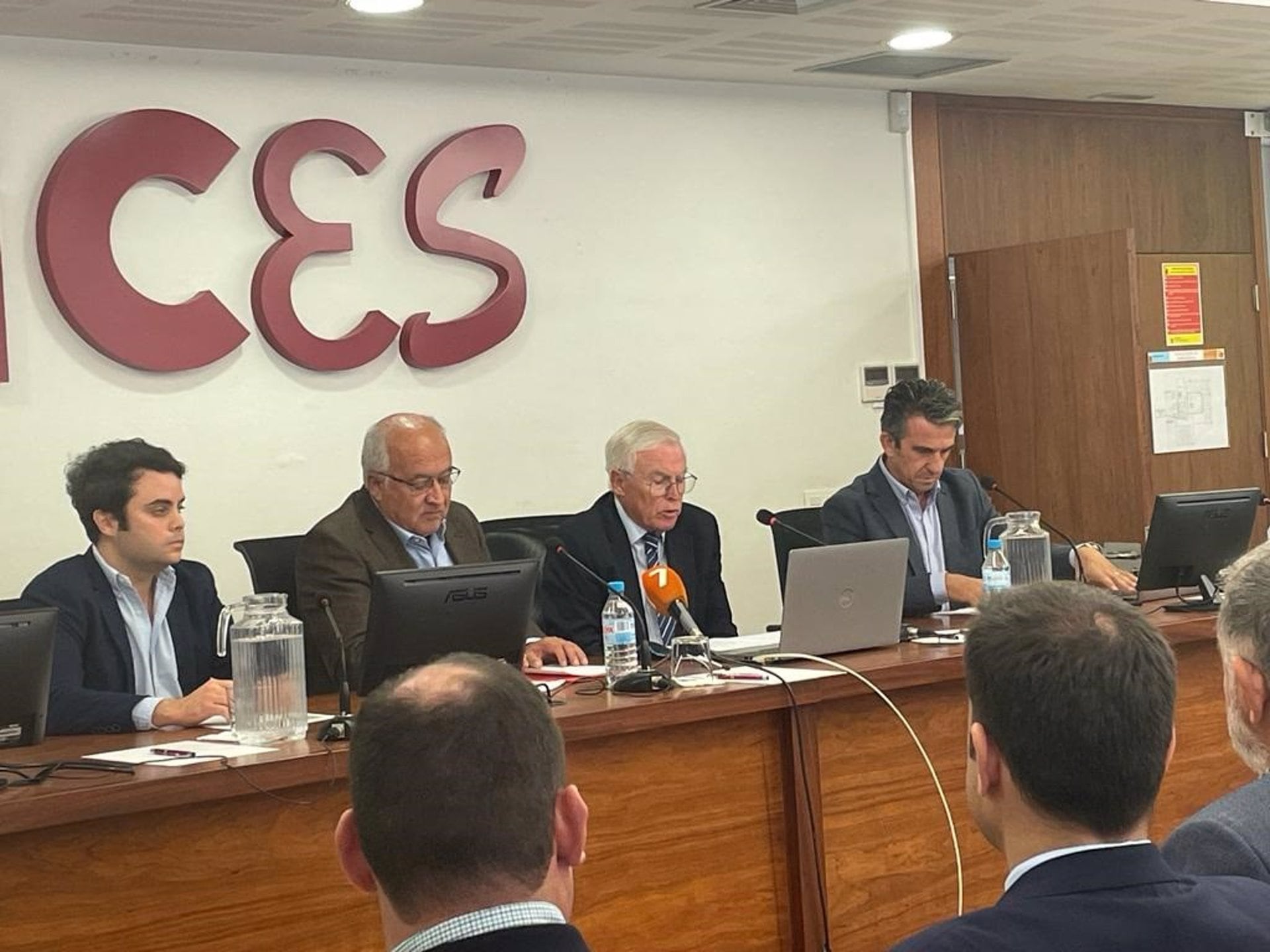 Presentación del estudio &#039;Más claro, agua: impacto del cambio climático en la agricultura del arco mediterráneo español&#039;, elaborado por el equipo técnico de COAG-IR en España