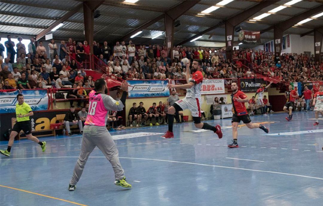 Balonmano Nava cae en Copa del Rey