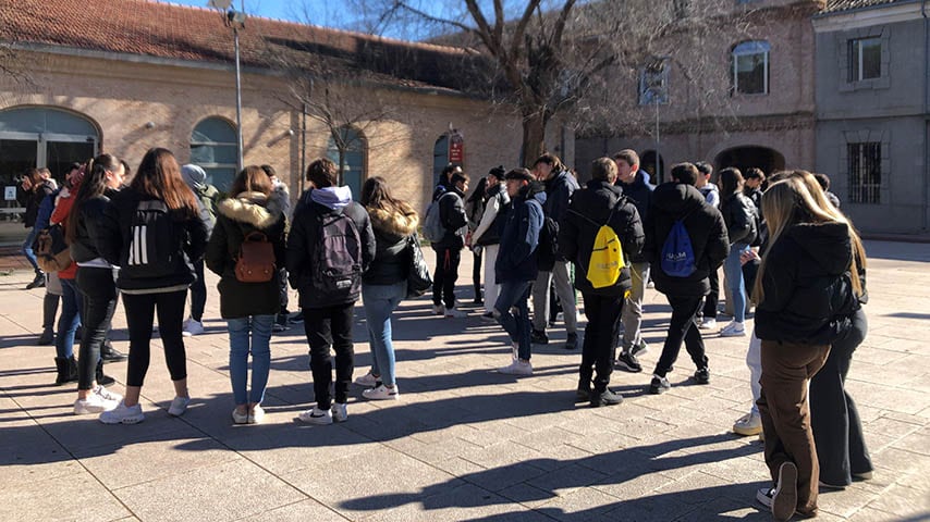 Estudiantes participantes en la jornada de puertas abiertas de la UCLM