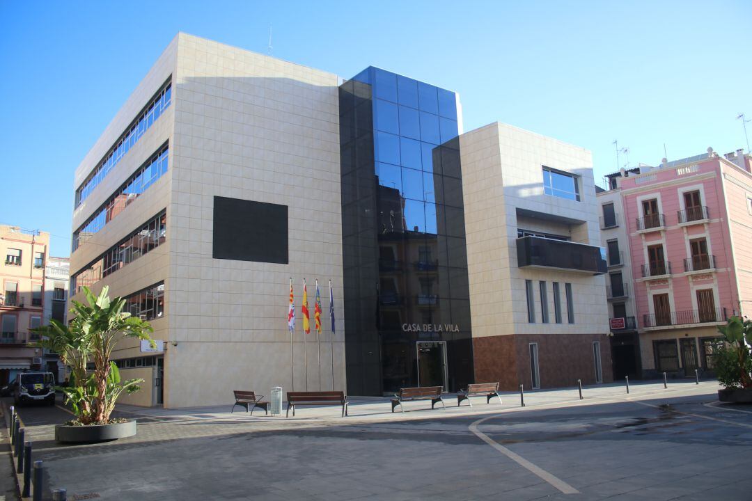 Vista exterior del Ayuntamiento de Onda