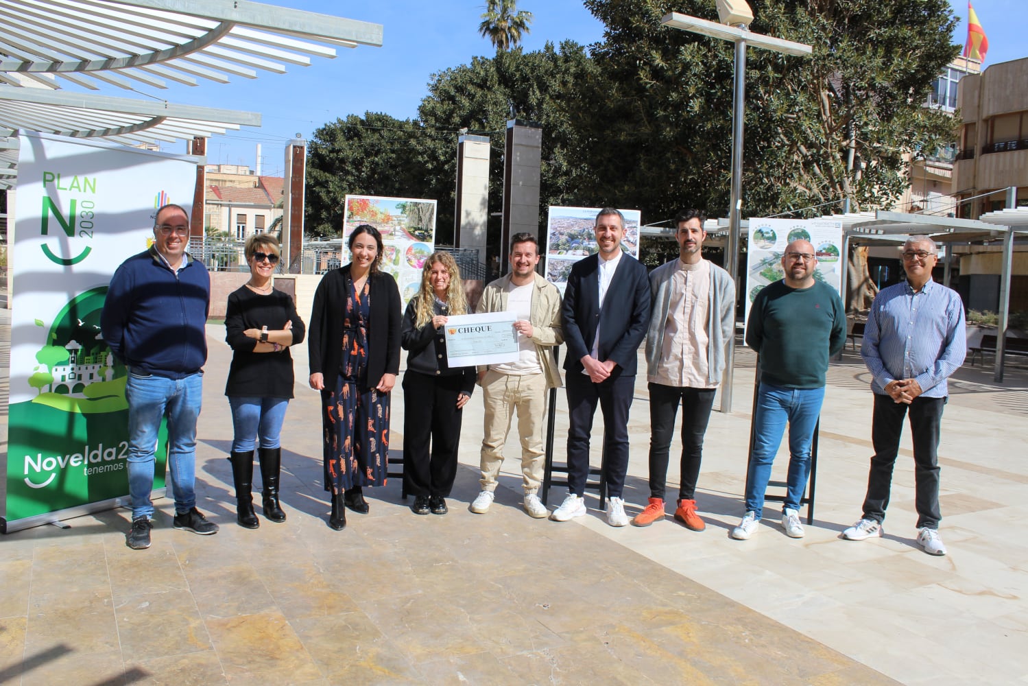 Entrega del premio en La Glorieta de Novelda