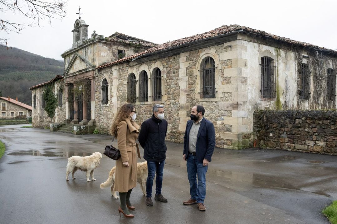  El Vicepresidente Y Consejero De Universidades, Igualdad, Cultura Y Deporte, Pablo Zuloaga, en las Escuelas de Terán.