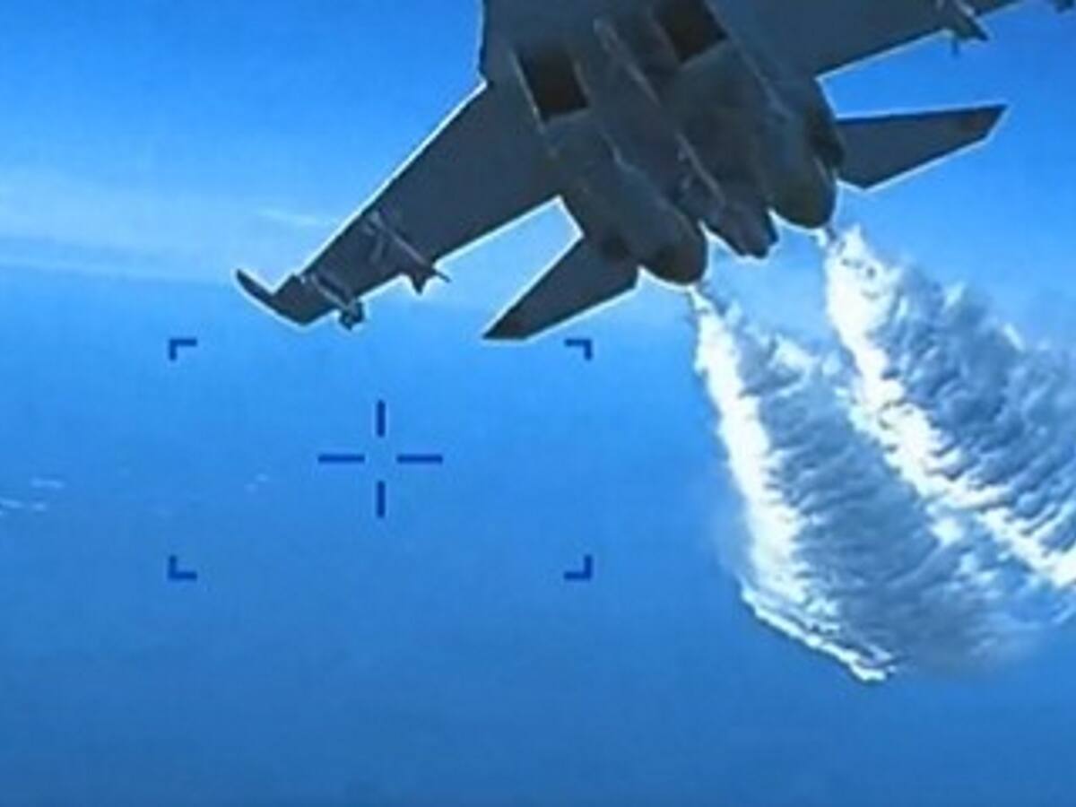 El análisis de los expertos del vídeo que muestra el choque entre un caza ruso y un dron estadounidense