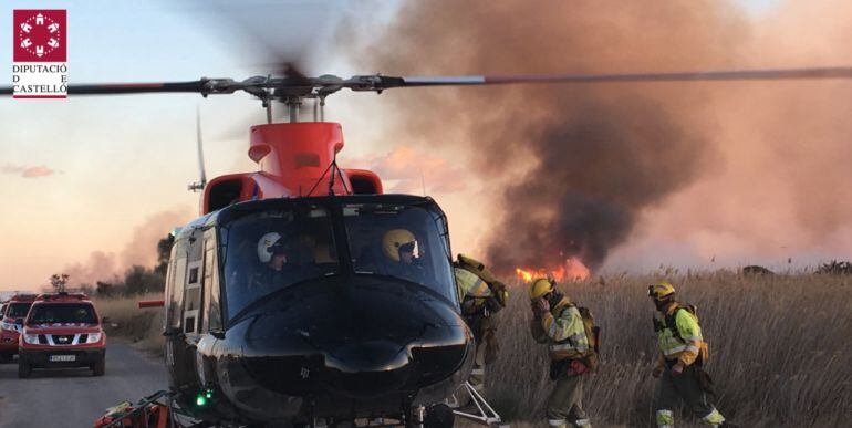 Bomberos forestales trabajan desde ayer en la extinción de las llamas