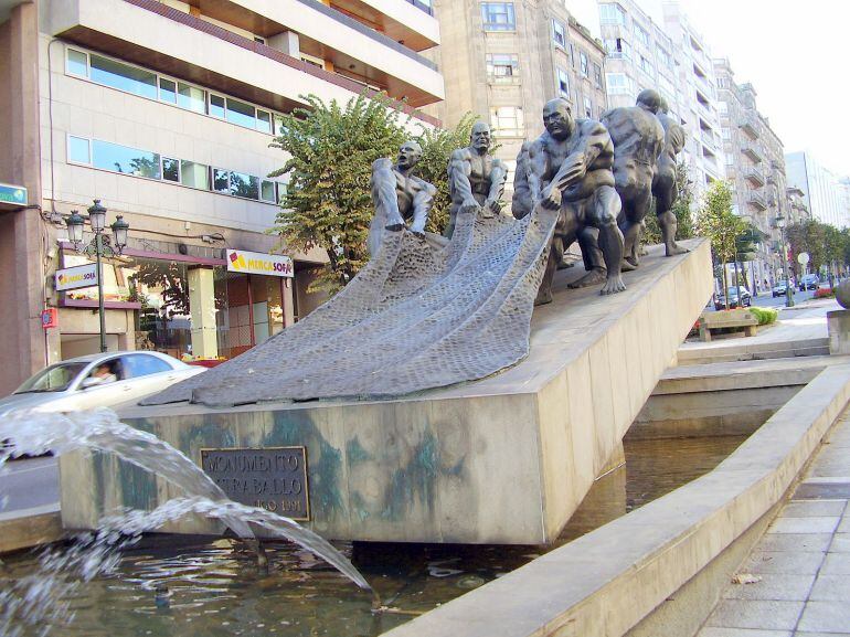 Estatua de los Rederos en su actual ubicación de Gran Vía