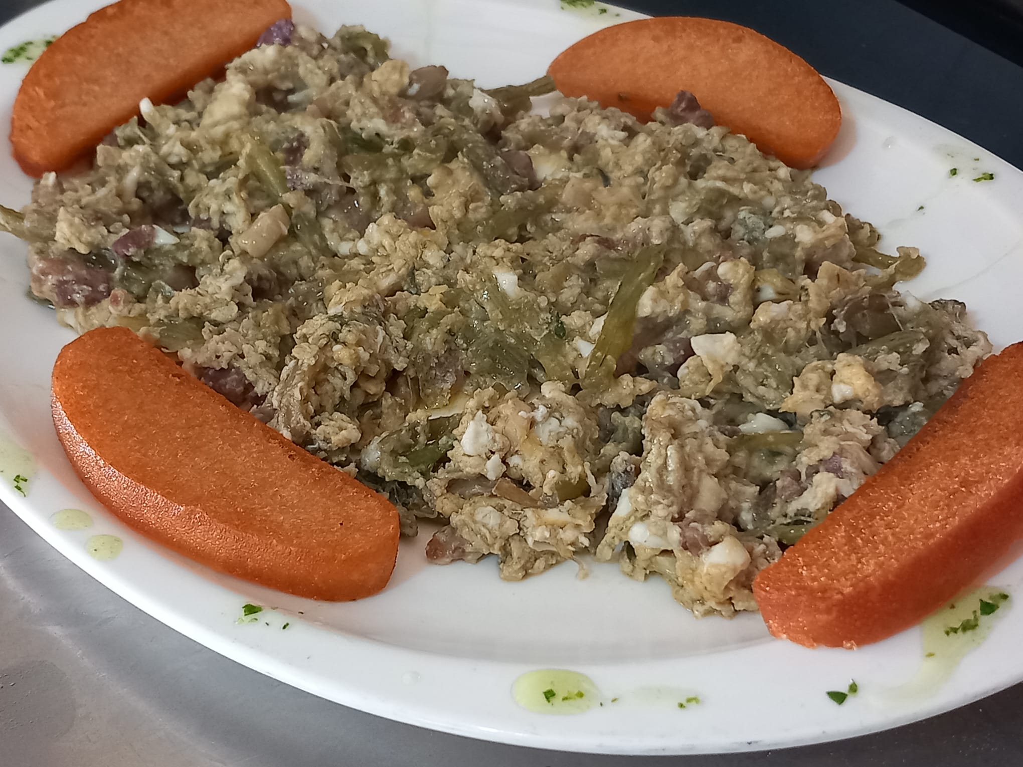 Revuelto de tagarninas y jamón