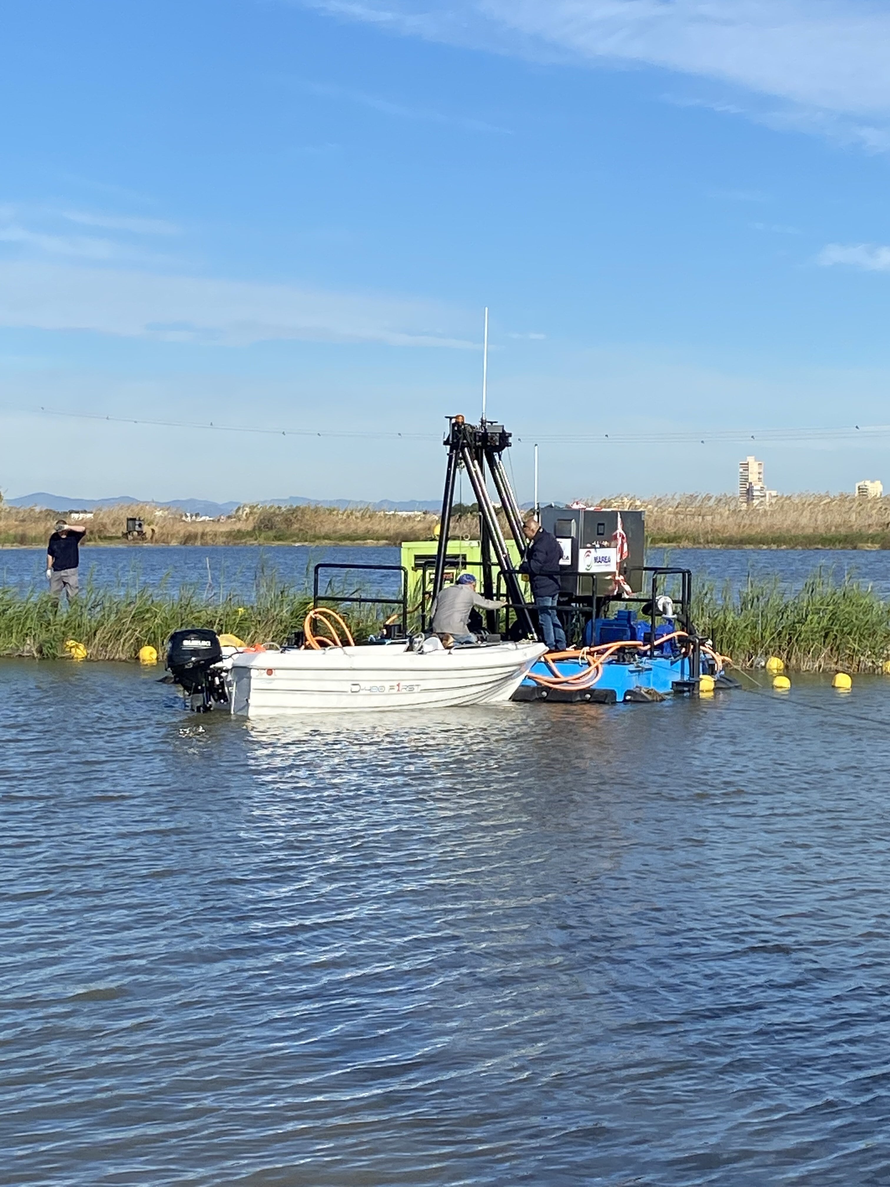 Comienza la mayor actuación de dragado en la Albufera de València de la última década