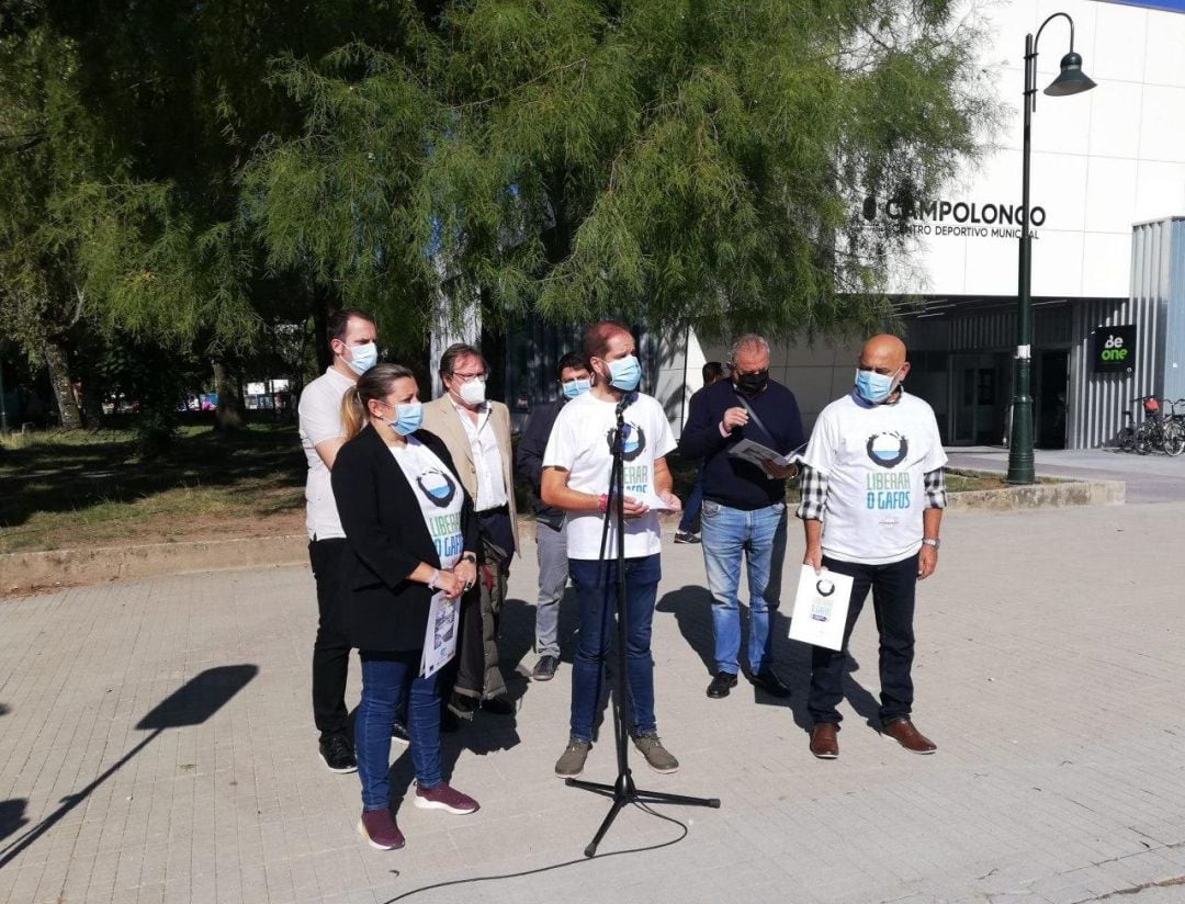 Presentación en Campolongo el proyecto para destapar el rio dos Gafos 