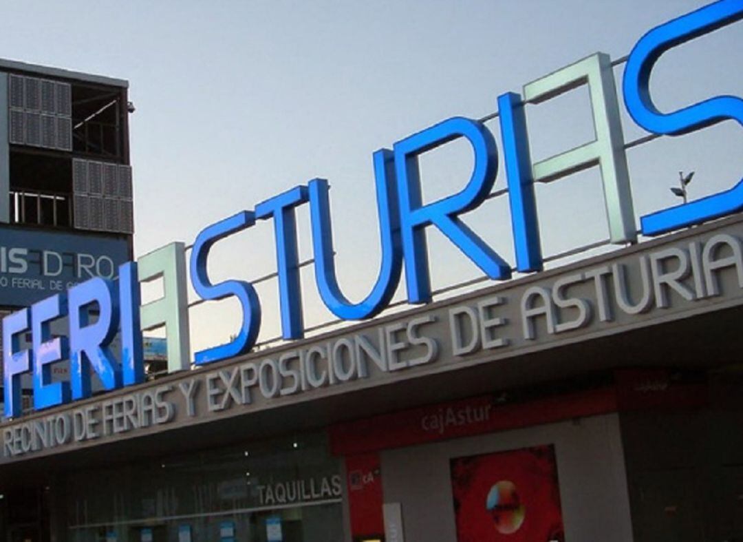Exterior del Recinto Ferial Luis Adaro, una de las sedes