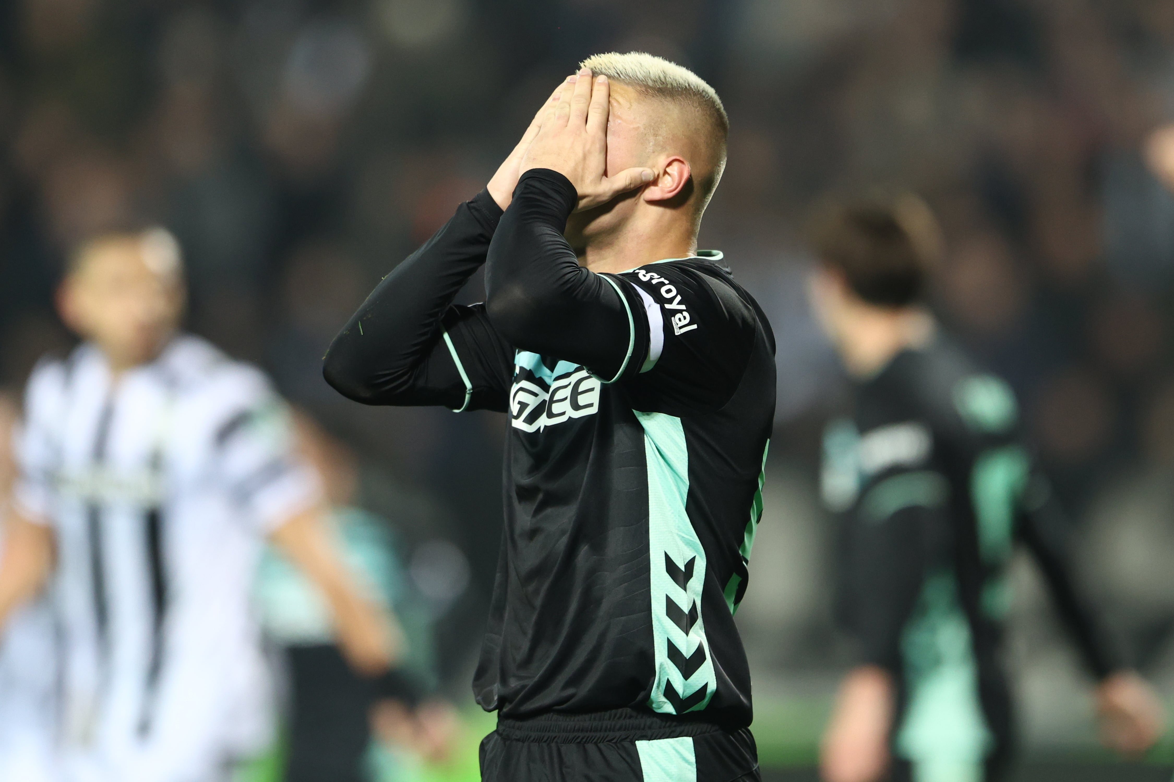 Pablo Garcia del Real Betis lamenta la derrota contra el PAOK