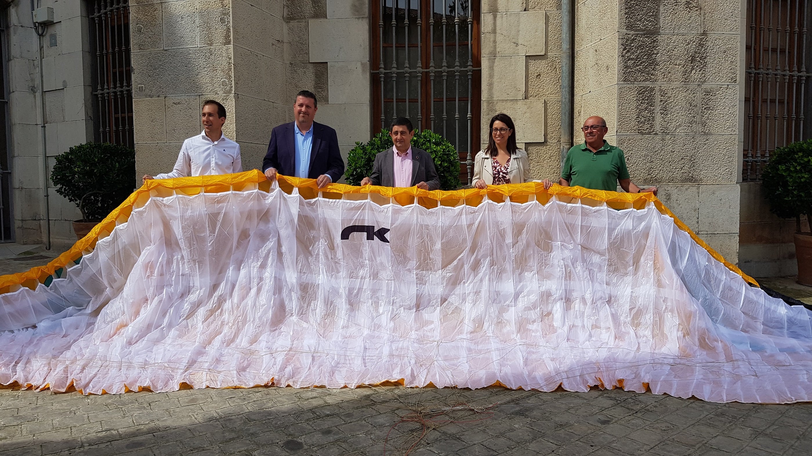 El presidente de la Diputación de Jaén, Paco Reyes, ha presentado junto al alcalde de Pegalajar, Manuel Carrascosa, y al presidente de la Comisión Técnica Nacional de Parapente, Antonio Lope, los Europeos de este deporte.