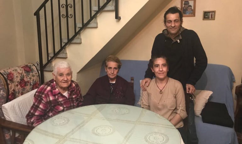 La familia de Juan antes de la cena