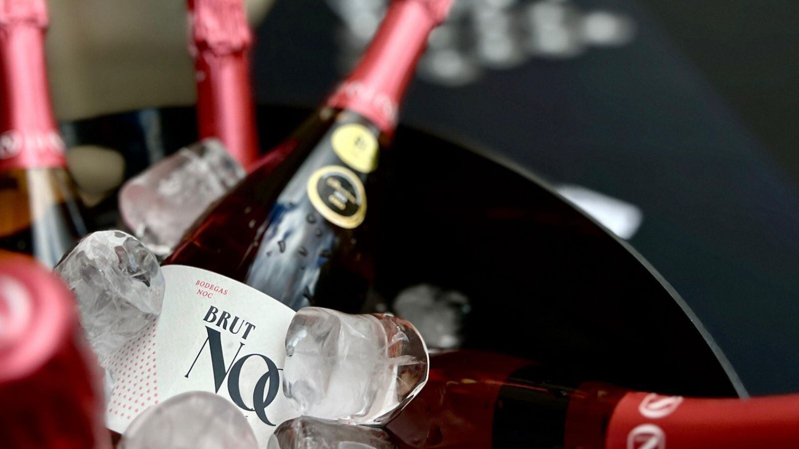 Imagen de archivo de una cubitera de vino en la primera edición de Degusto Toledo