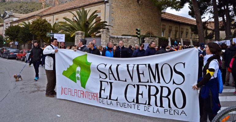 No sería de extrañar que la plataforma &#039;Salvemos el cerro de la Fuente de la Peña&#039; volvieran a las movilizaciones