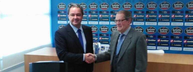 Tino Fernández y Juan Eiras, dirigente del Orzán FC