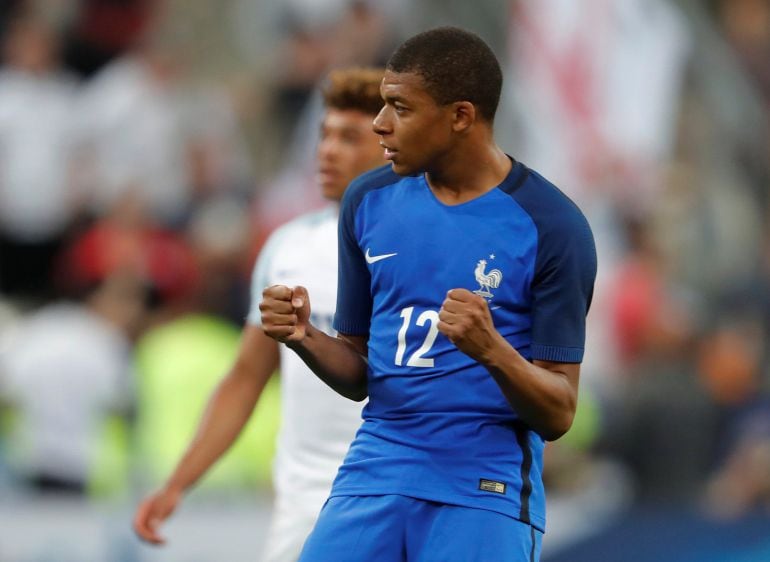 Kylian Mbappé durante un amistoso de las selecciones Francia Inglaterra.