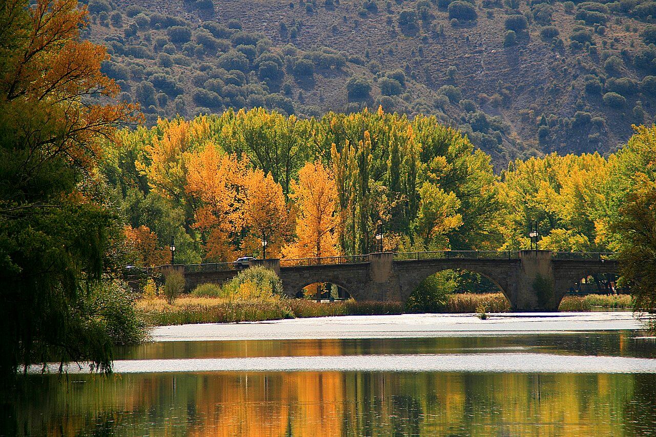 Rio Duero a su paso por Soria.