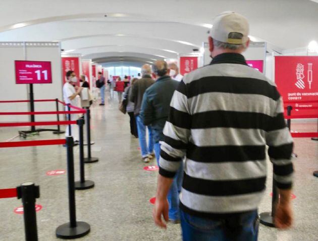 Primer día de vacunación masiva en València