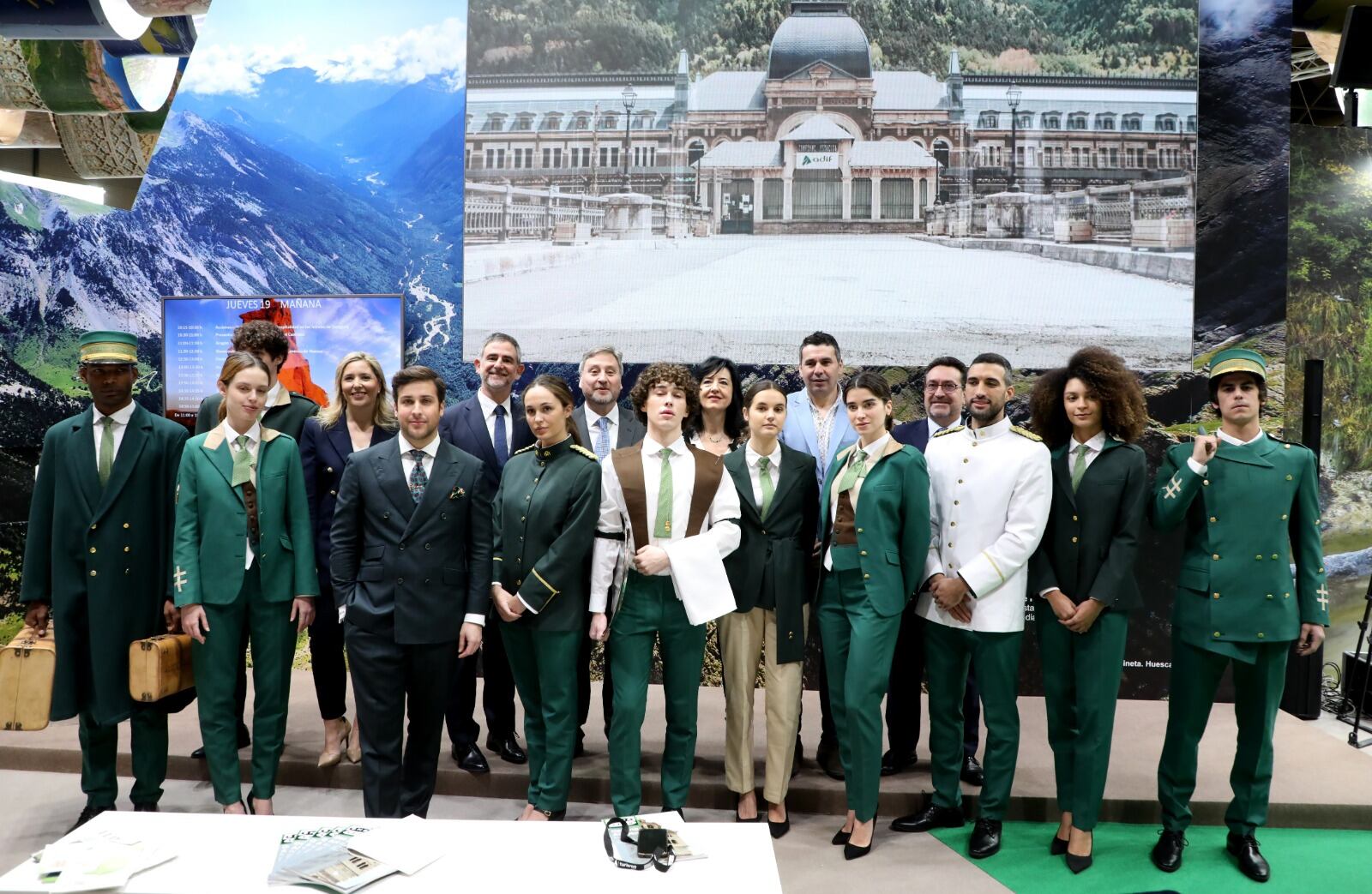 Presentación de los uniformes del hotel de la Estación Internacional de Canfranc