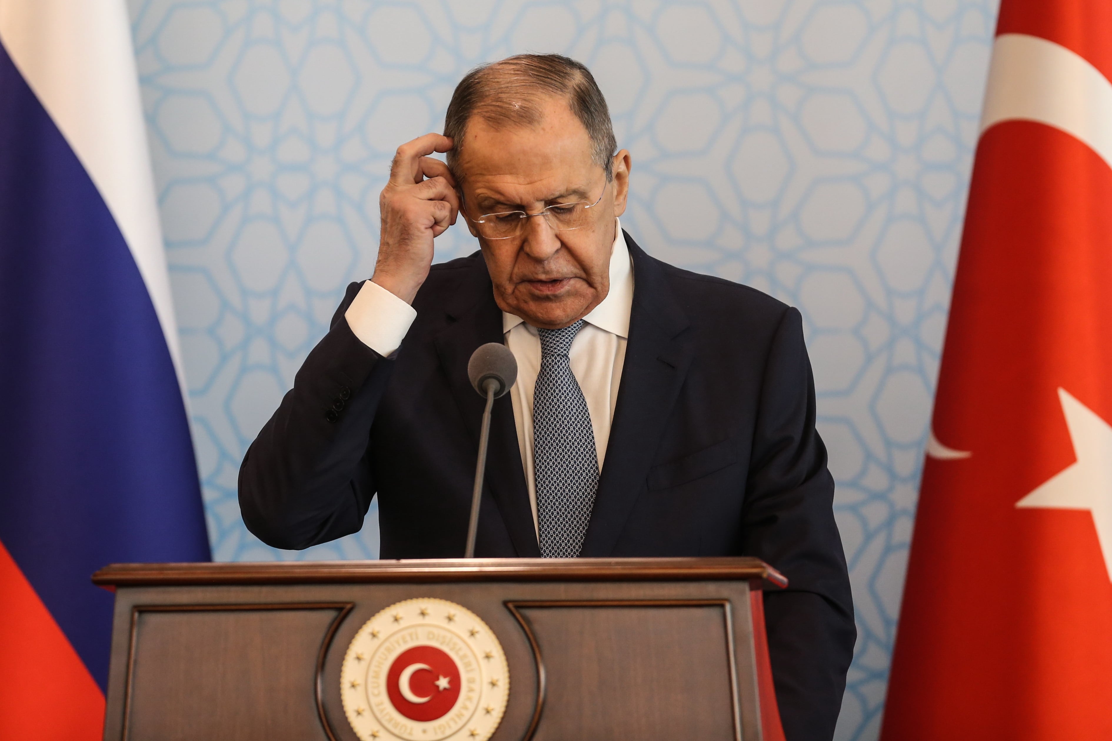 El ministro ruso de exteriores Sergei Lavrov, durnate su visita a Ankara, donde ha dicho que no ratificarán la ampliacion del acuerdo del grano si no obtienen contrapartidas