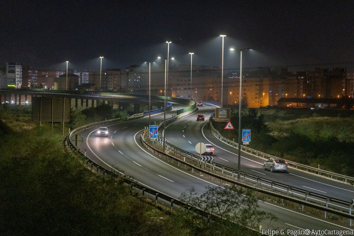 Imagen de archivo de la entrada a Cartagena por la autovía con iluminación eficiente