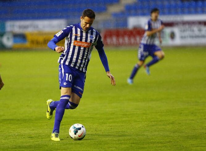 Borja Viguera lleva 21 goles en la liga con el Alavés.