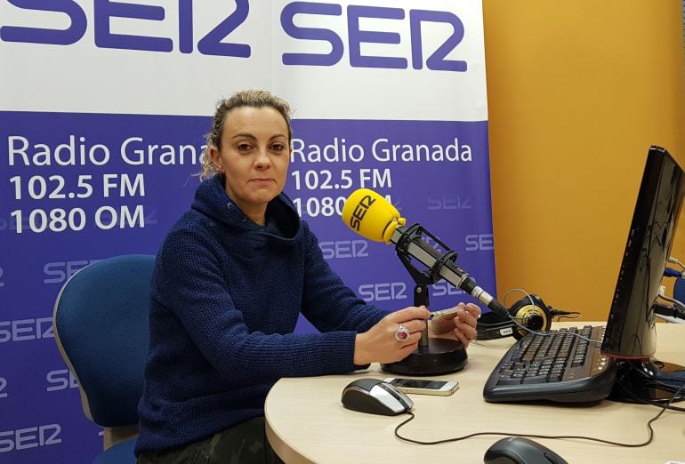 Raquel Orantes, hija de la asesinada Ana Orantes, en los estudios de Radio Granada