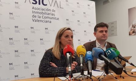 Nora García, presidenta de ASICVAL y Óscar Amador, tesorero de ASCIVAL