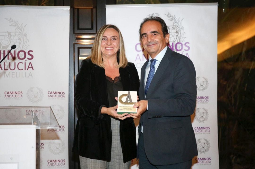 La consejera de Fomento, Infraestructuras y Ordenación del Territorio, Marifrán Carazo, ha recogido el Premio a la Mejor Obra Pública que ha otorgado el Colegio de Ingenieros de Caminos, Canales y Puertos de Andalucía al metro de Málaga 