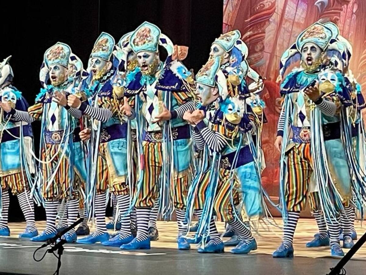 "Juana" satisfecho del paso de su comparsa por el Falla