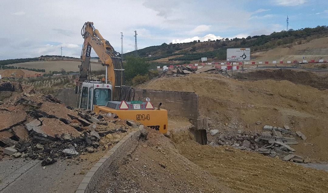 Intervención en la A-32 cerca de Villanueva del Arzobispo.