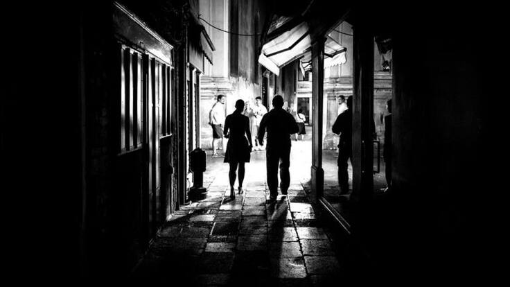 Isabel: "Mi ex me intentó matar dos veces, ahora llevo escolta y me pregunto por qué la vigilada tengo que ser yo"