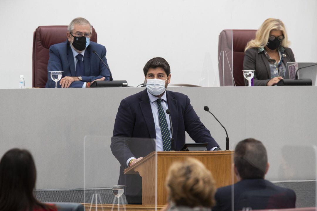 El presidente del Gobierno regional, Fernando López MIras, durante una comparecencia en la Asamblea