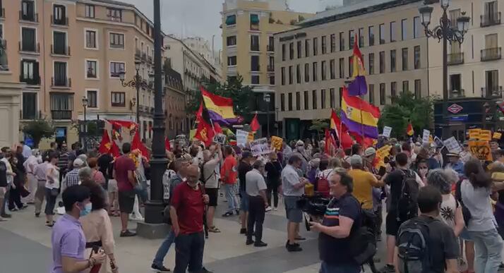 Manifestación en Madrid por la vuelta del emérito