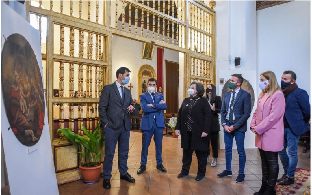 El presidente de la Diputación, Jose Manuel Caballero y el resto de autoridades en la ermita de San Juan