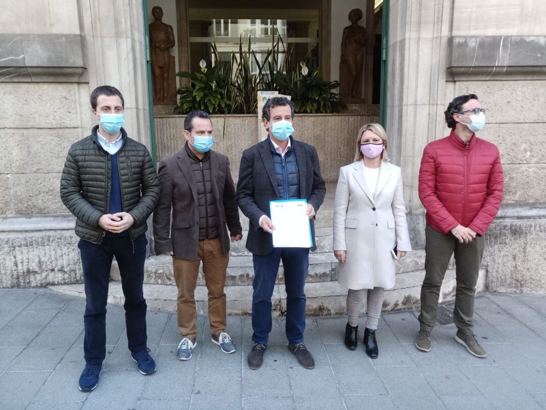 Presentación del escrito ante Delegación de Gobierno en las Islas.