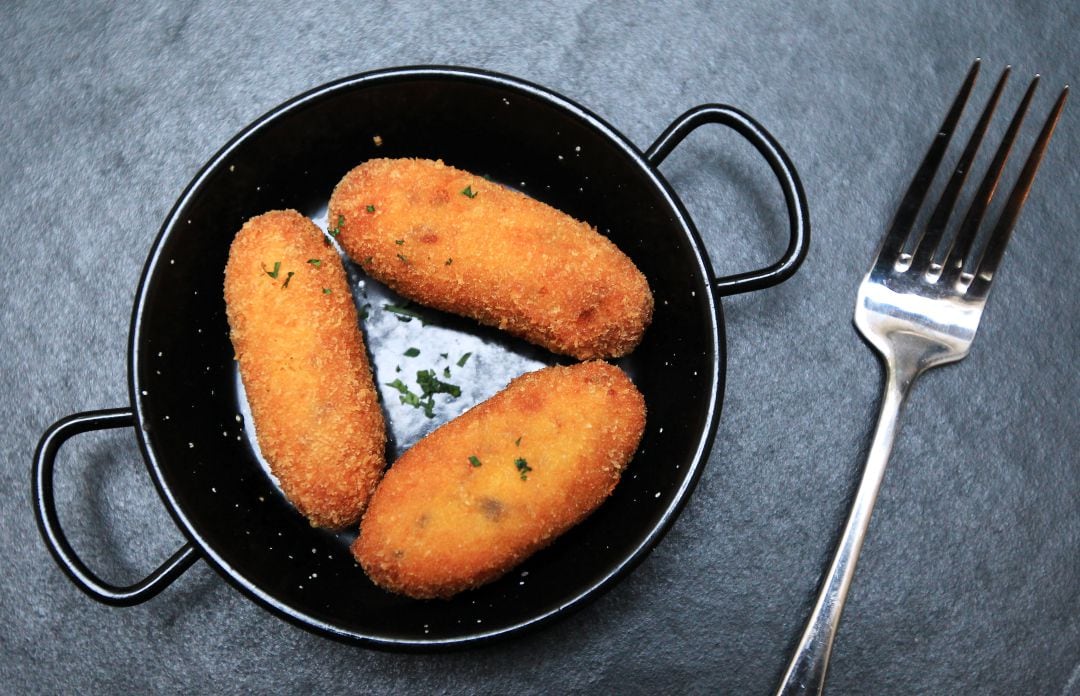 Cómo hacer unas croquetas de jamón al estilo Alberto Chicote.