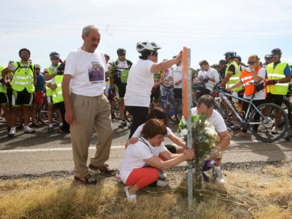 Ingresa en prisión la conductora que mató a dos ciclistas en Aguasal