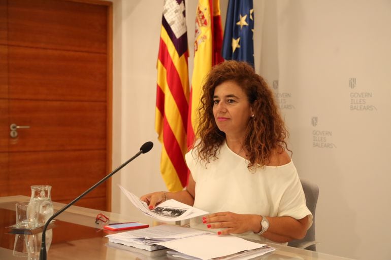 Pilar Costa durante la rueda de prensa posterior al Consell de Govern