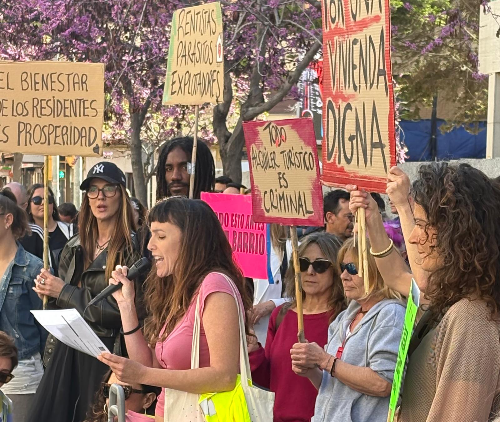 Lectura del manifiesto por una vivienda digna en Ibiza