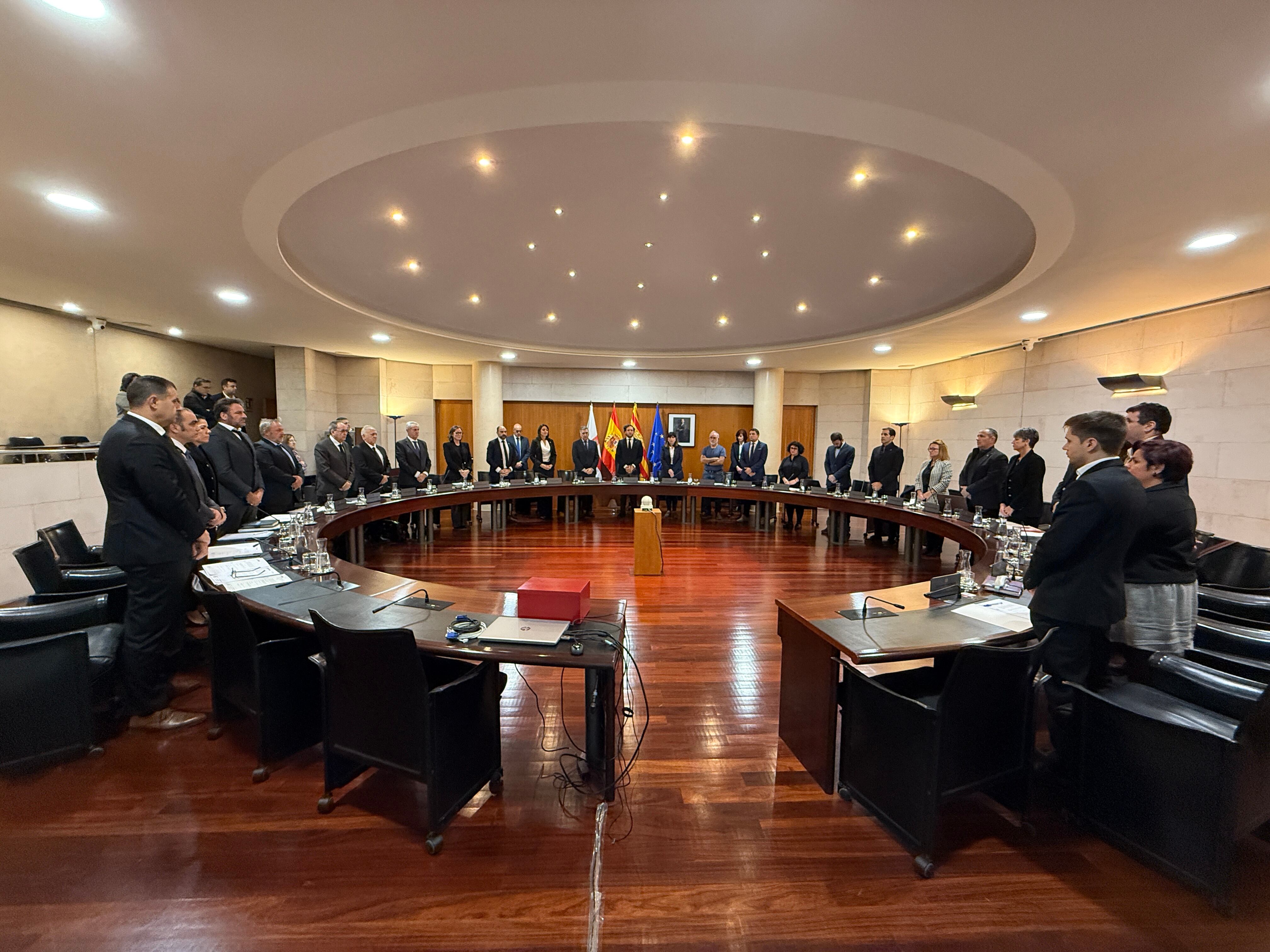 Minuto de silencio en el pleno de la DPH