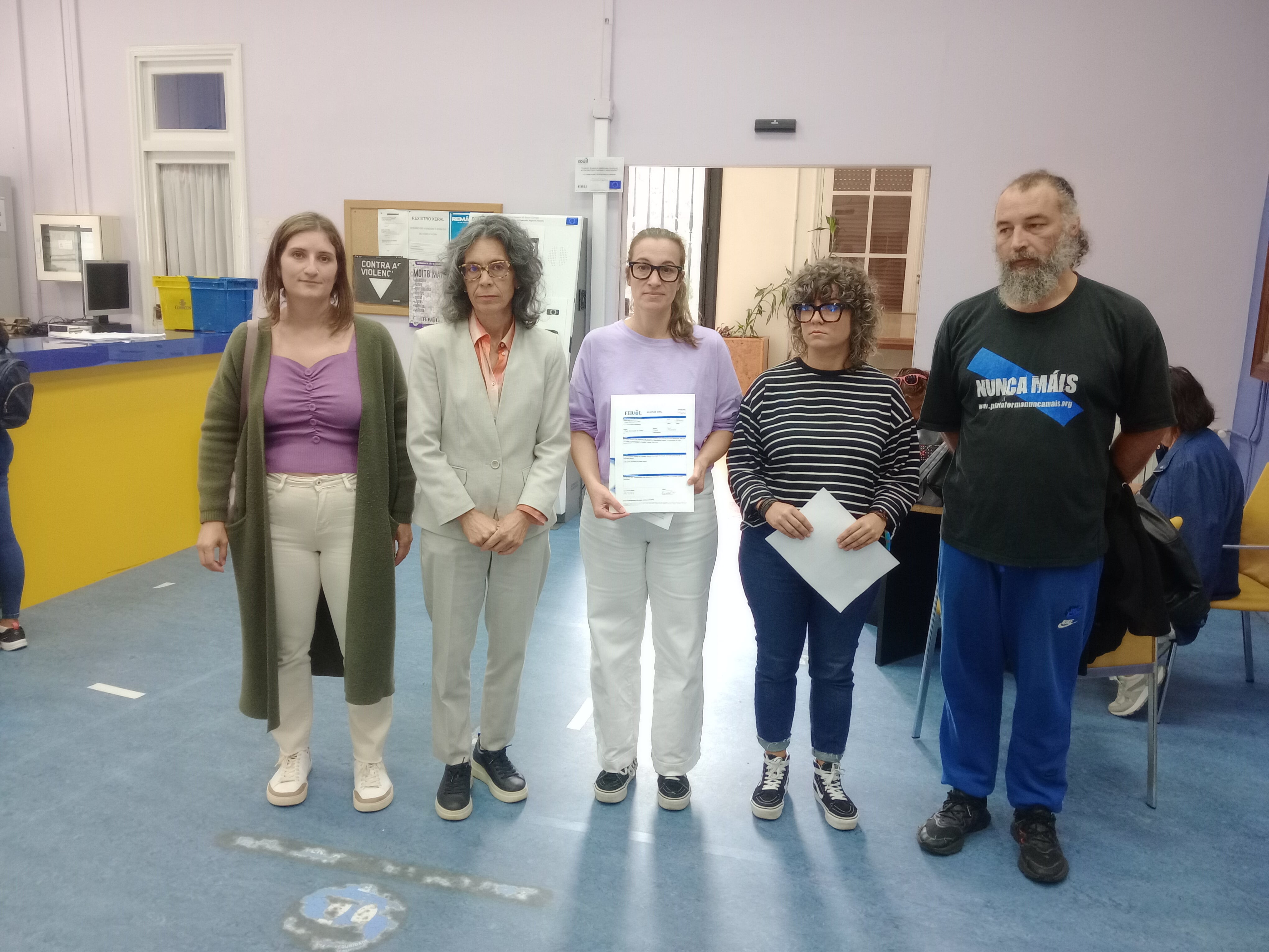 Representantes en el Consello Escolar Municipal, este viernes en el Concello de Ferrol (foto: BNG)