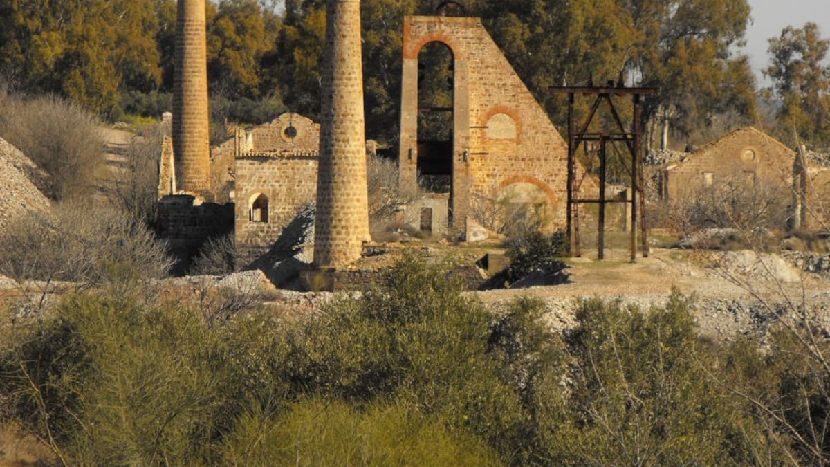 Francisco Molina y José Susi, miembros del colectivo Proyecto Arrayanes. Valoración de la moción para apoyar la delcaración como zona patrimonial para el Distrito Minero Linares-LaCarolina