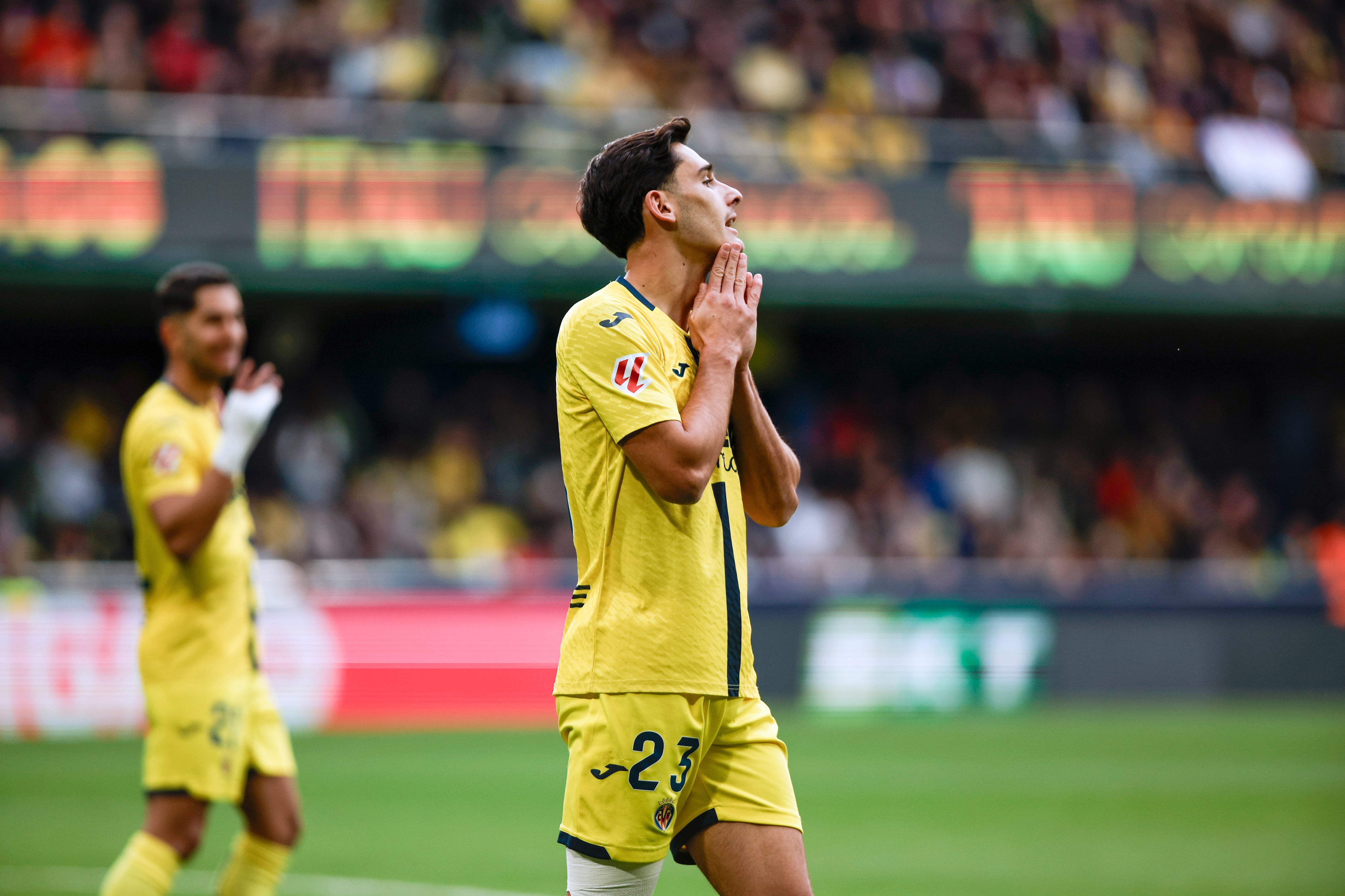 Villarreal CF y el FC Barcelona en el Estadio de la Cerámica. EFE/ Biel Alino. Imagen de archivo. 