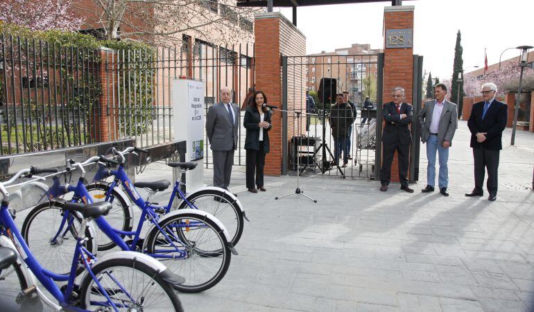 La alcaldesa de Getafe y el rector durante la inauguración