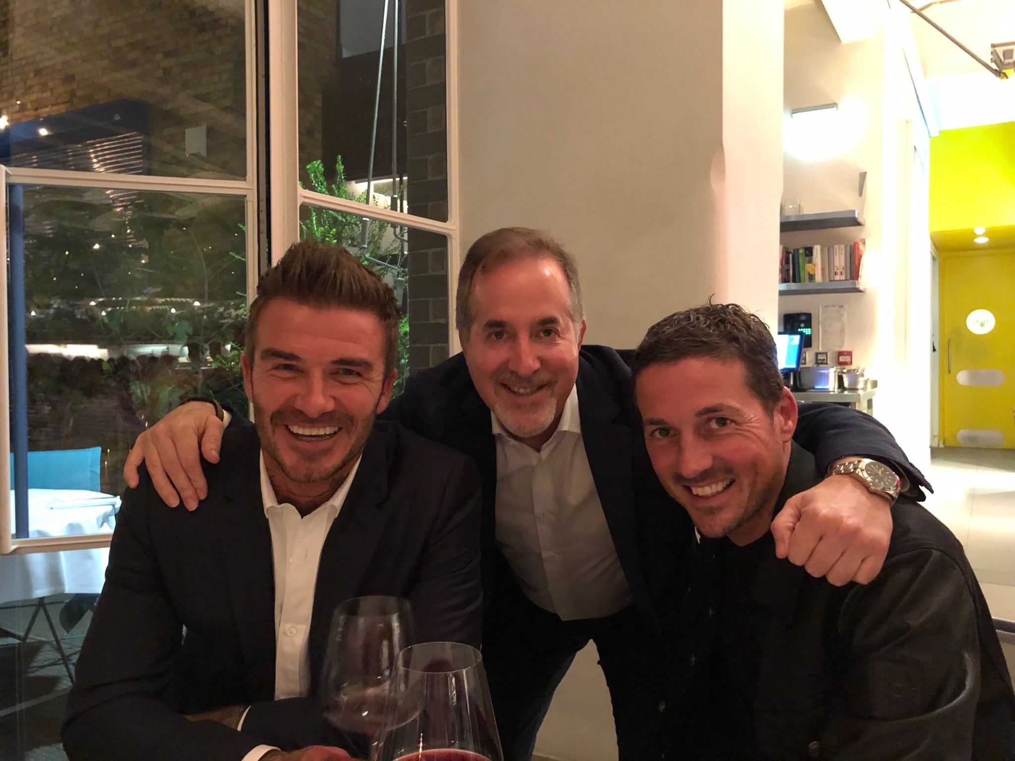 Jorge Mas, nuevo propietario del Real Zaragoza, junto a David Beckham