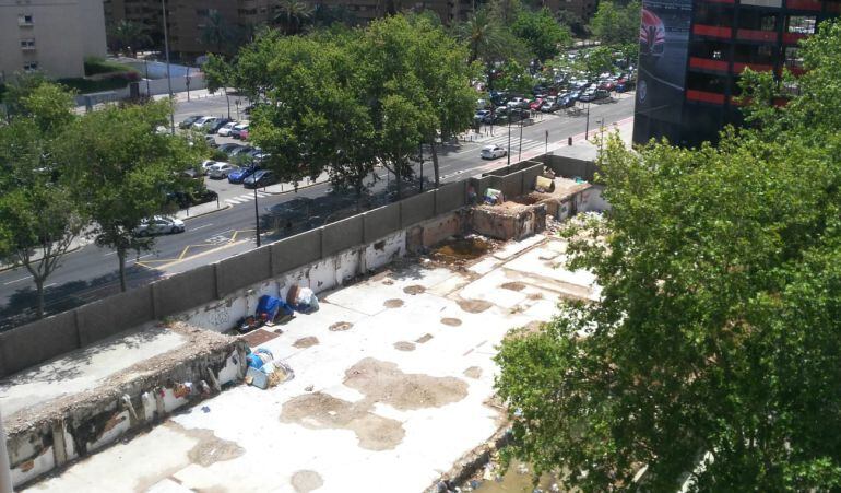 Imagen del campamento instalado en un solar de la Avenida Aragón de Valencia