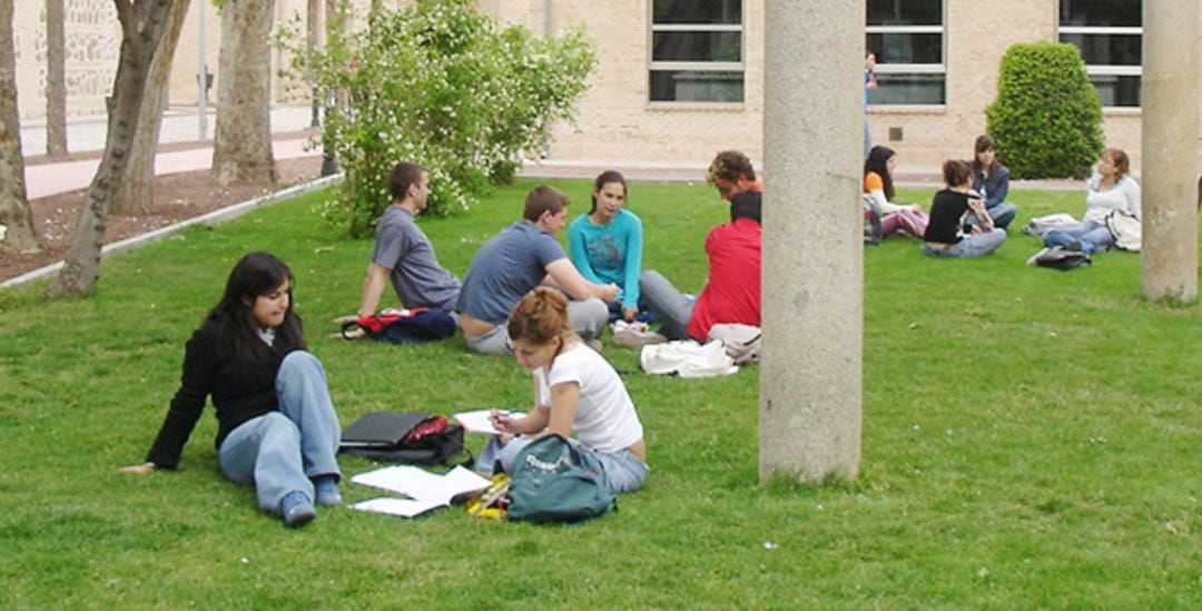 En cursos anteriores se ha gestionado la llegada o salida de más de un centenar de alumnos en el ámbito del campus conquense.