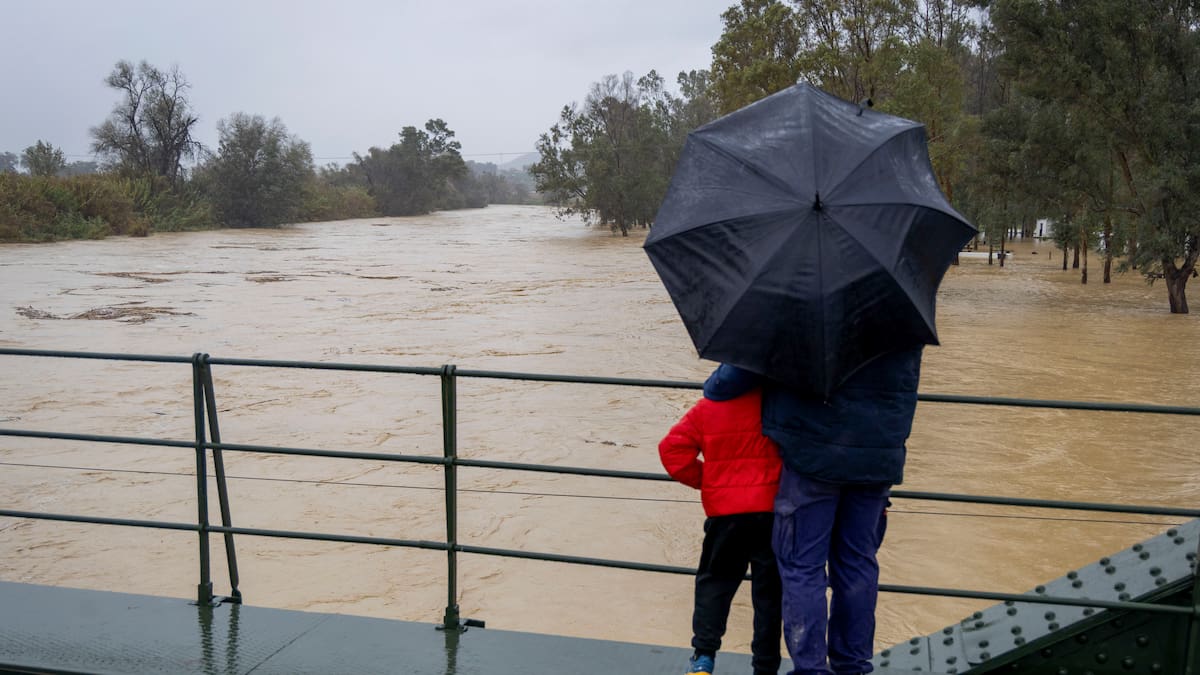 La borrasca Francis deja 261 incidencias en Andalucía y obliga a desalojar 470 viviendas en Cádiz por la crecida del Guadarranque